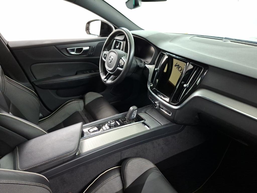 VOLVO S60 B4 Automaat R-Design 4D 145kW photo