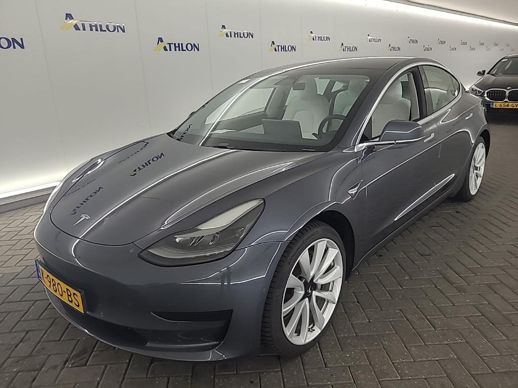 Tesla Model 3 Standard Range Plus RWD 4D 225kW