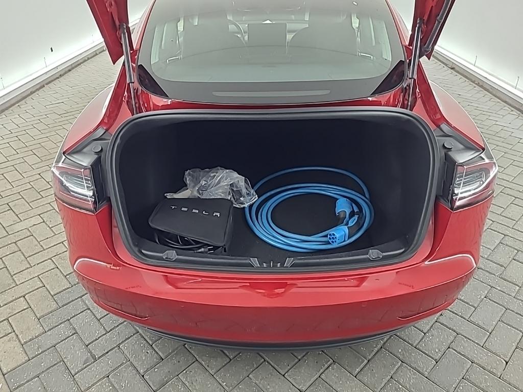 Tesla Model 3 Standard Range Plus RWD 4D 225kW photo