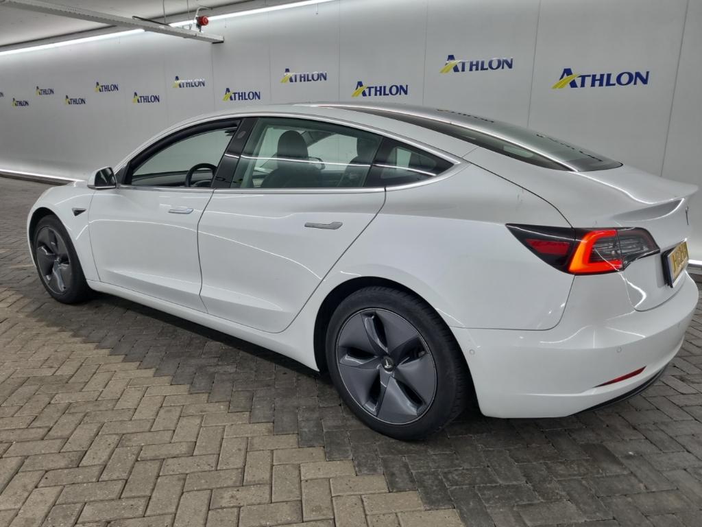Tesla Model 3 Standard Range Plus RWD 4D 225kW photo