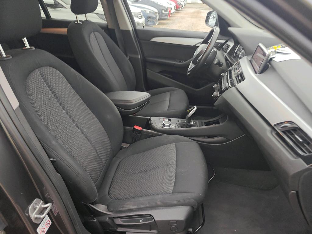 Serie X1 sDrive 18i Advantage 1.5 140CV AT7 E6dT photo