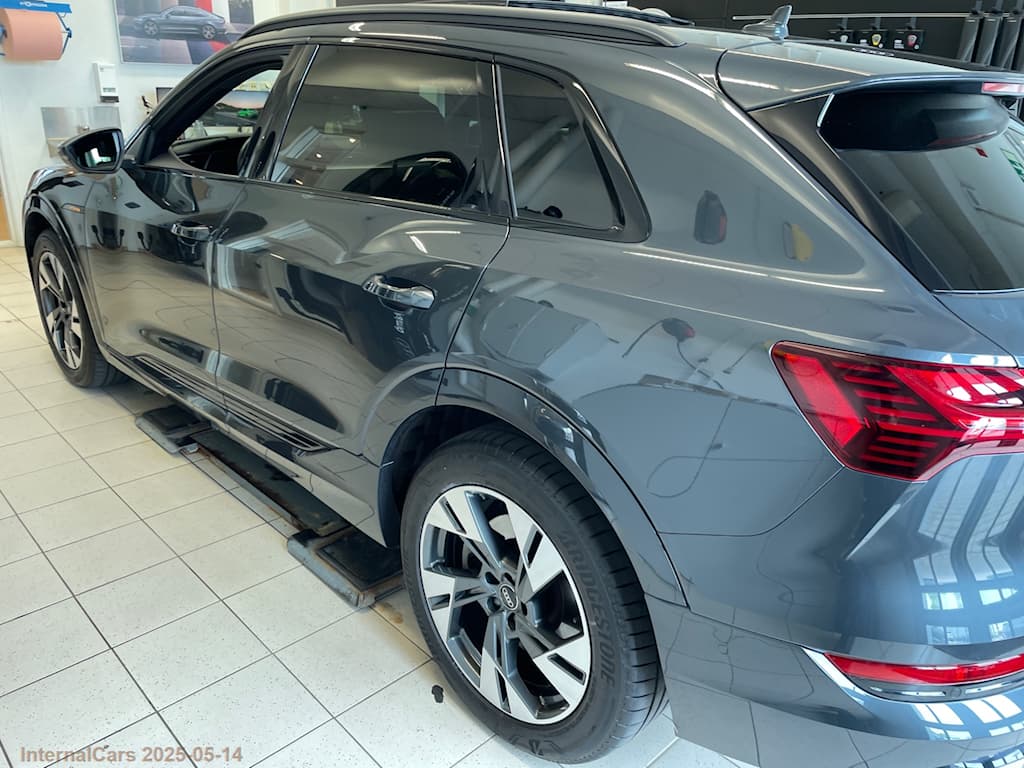 Audi Proline advanced, svart optikpaket, 360-kamera, assistanspkt city&tour E-TRON 55 QUATTRO