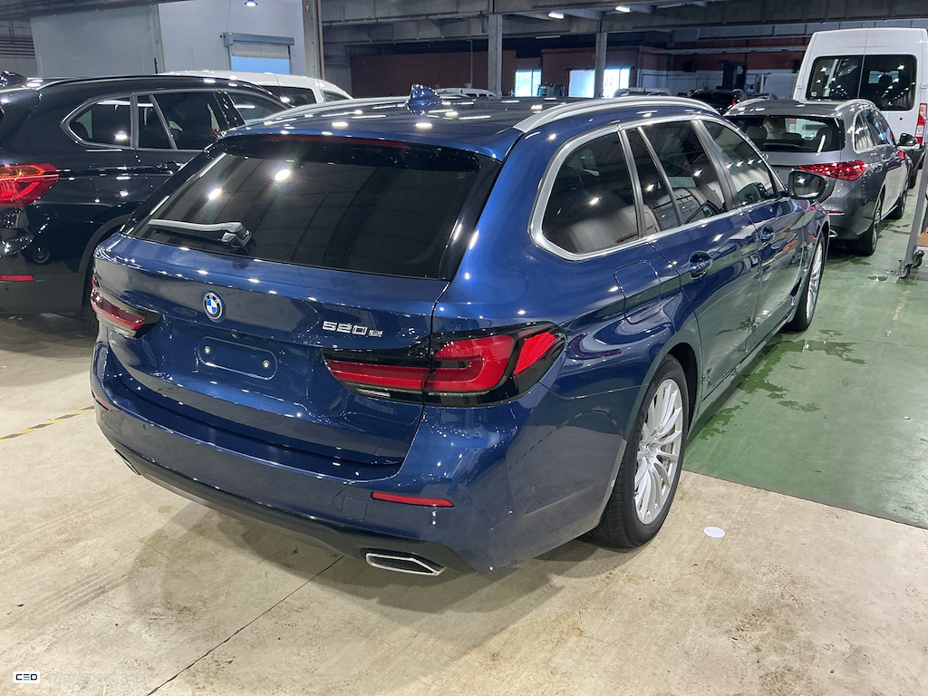 BMW 5 SERIES TOURING 2.0 520E TOURING AUTO photo