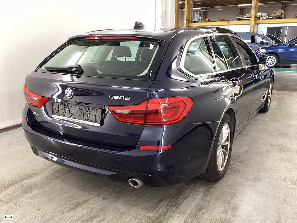 BMW 5 TOURING DIESEL - 2017 520 dA (EU6d-TEMP) Driving Assistant Plus Travel Business photo