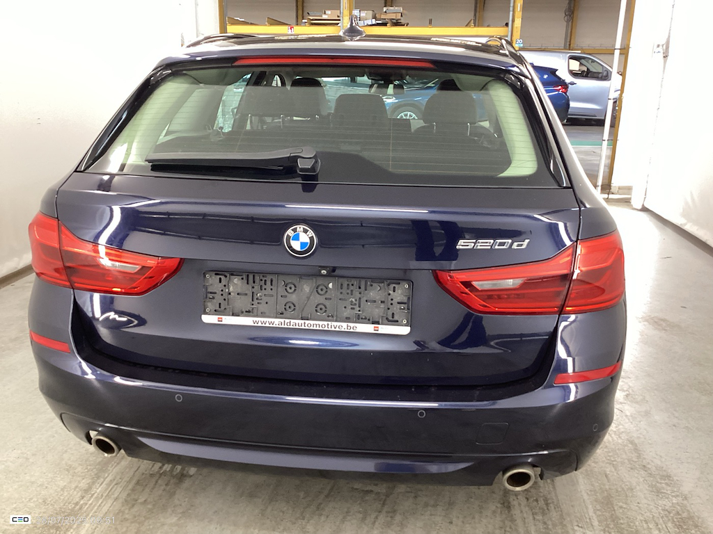 BMW 5 TOURING DIESEL - 2017 520 dA (EU6d-TEMP) Driving Assistant Plus Travel Business photo