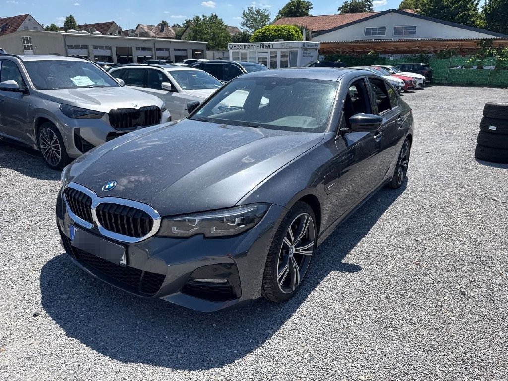 Baureihe 3 Lim. 330 e M Sport 2.0 185KW AT8 E6d