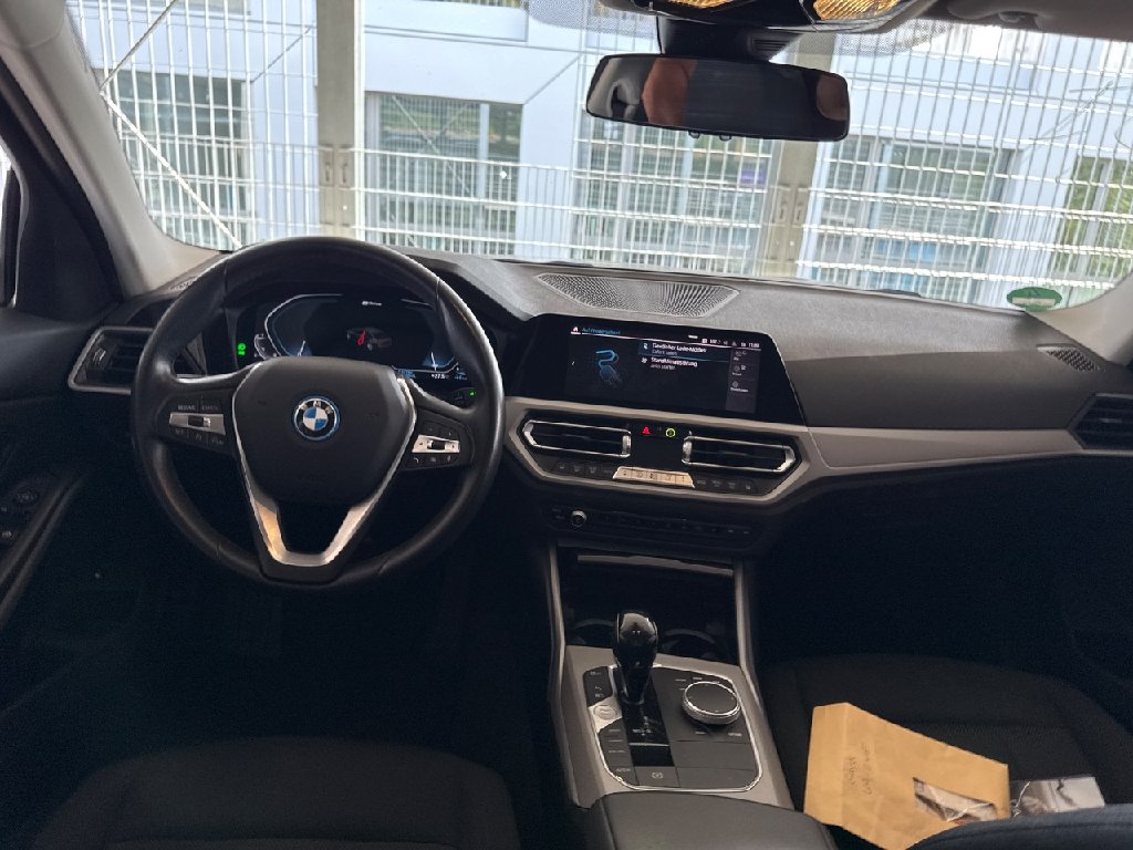 Baureihe 3 Lim. 320 e Advantage 2.0 150KW AT8 E6d photo