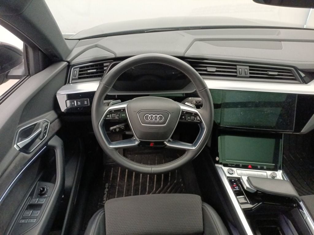 Audi E-Tron Sportback 55 Quattro S-Line 5d photo