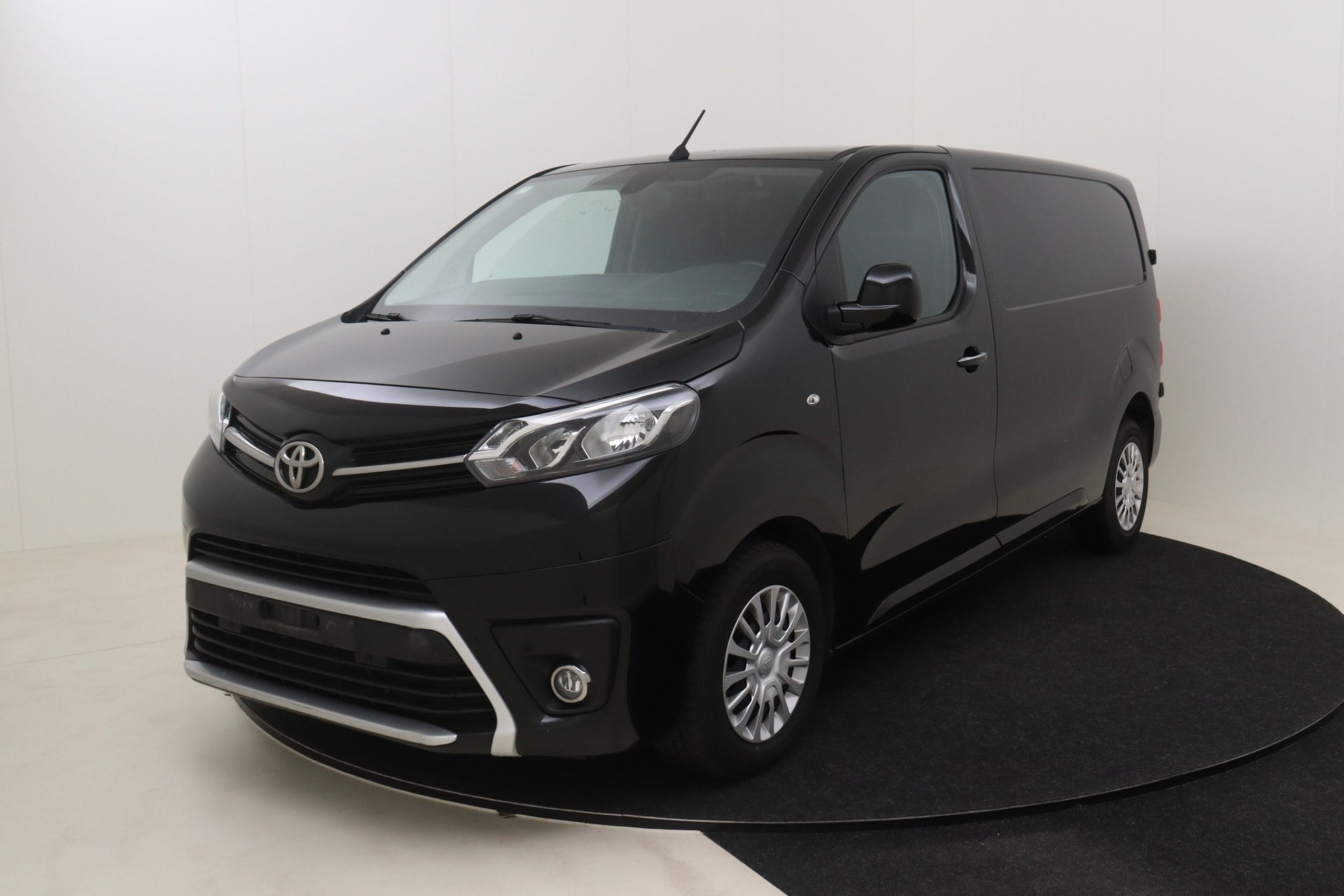 Toyota Proace Comfort 2.0L Diesel 144 hp 6M/T
