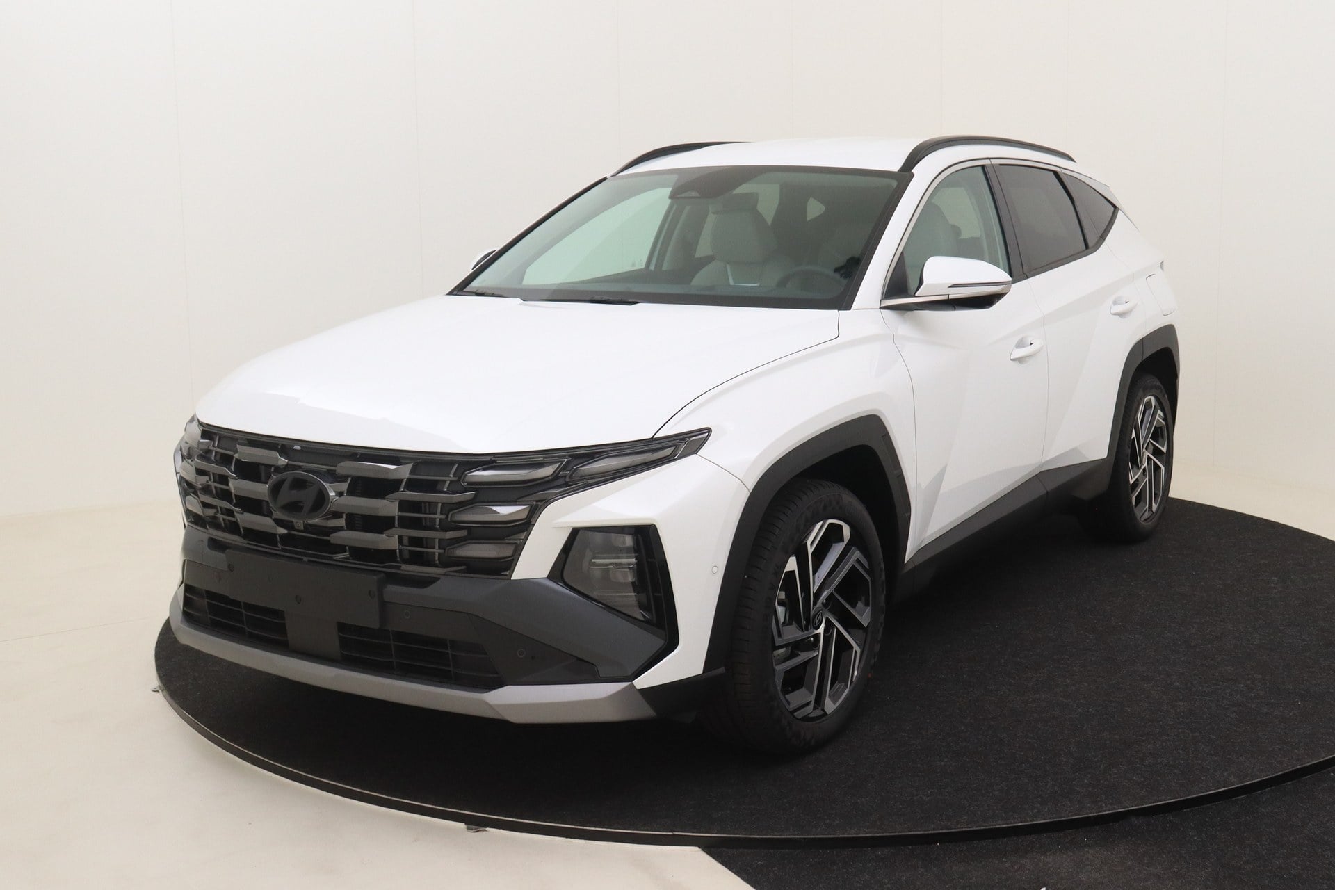 Hyundai Tucson Shine 1.6 T-Gdi 150 hp 48v 7DCT