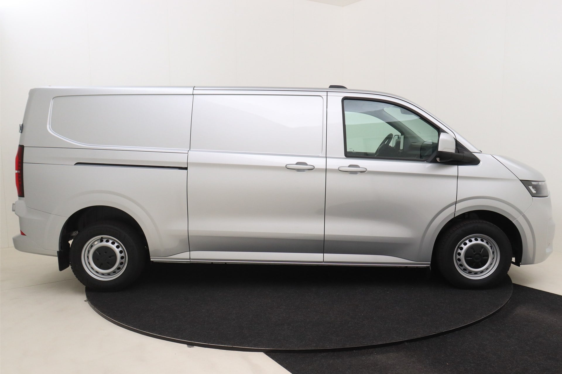 Volkswagen Transporter T7 LWB 3,3t 4Motion 2.0 TDI DSG 170 hp photo
