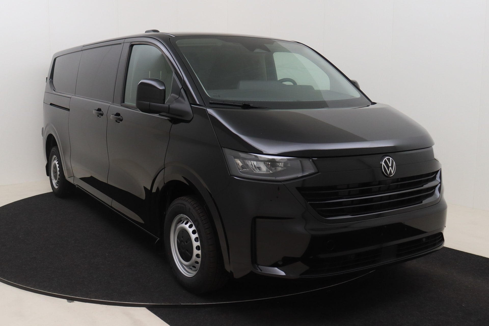 Volkswagen Transporter T7 LWB 3,1t 2.0 TDI DSG 170 hp photo