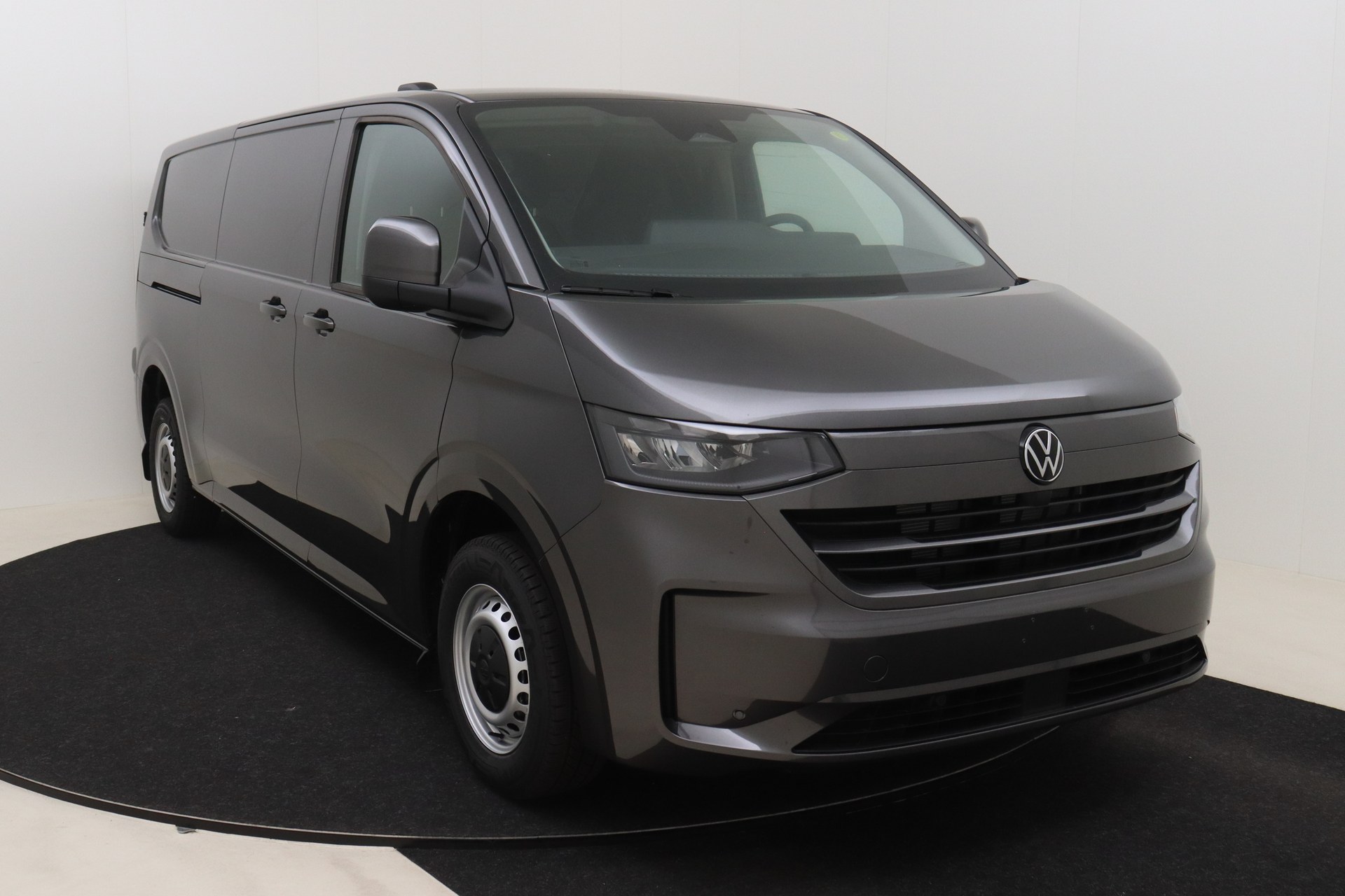 Volkswagen Transporter T7 LWB 3,1t 2.0 TDI DSG 170 hp photo