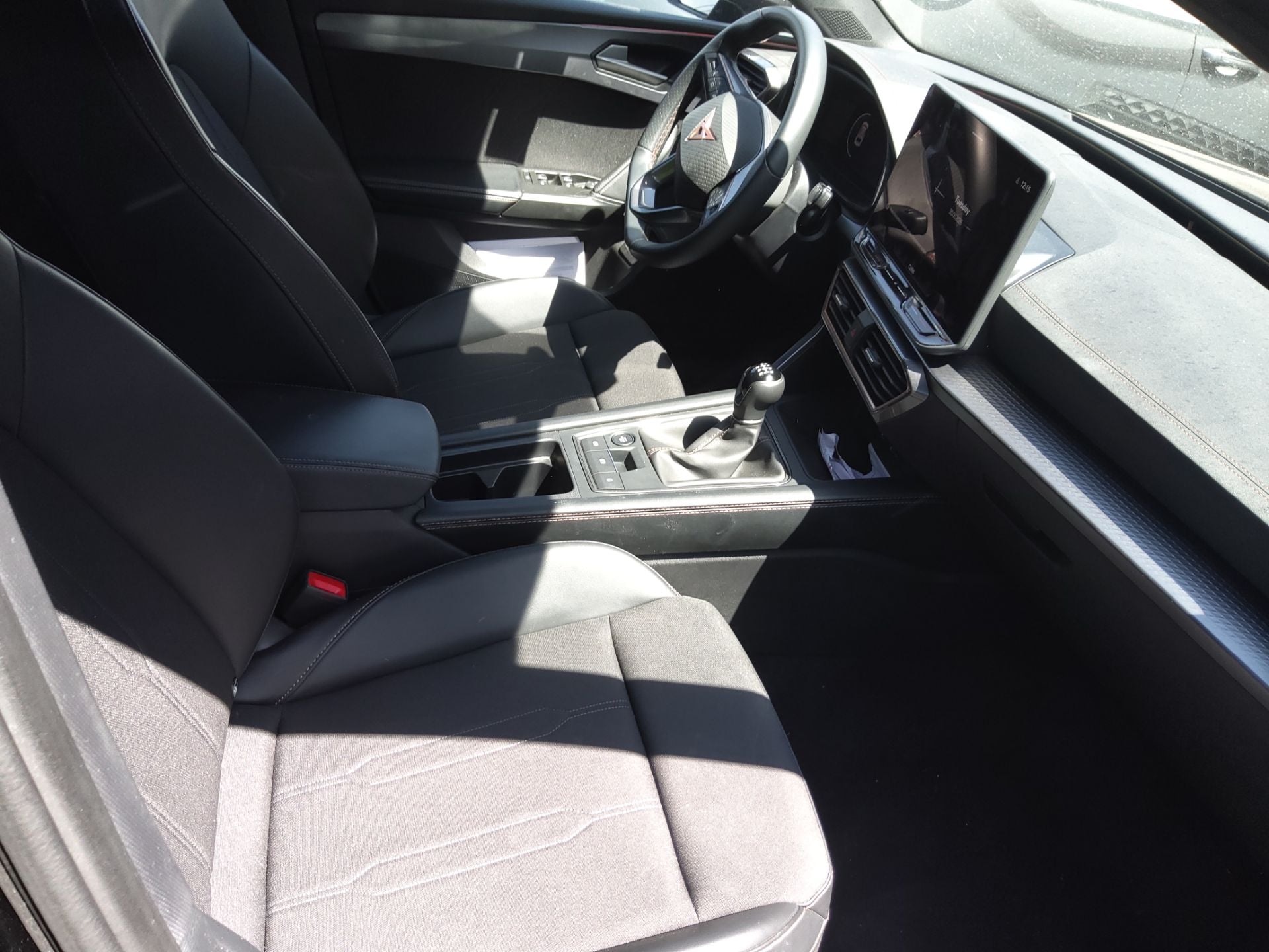 CUPRA Leon 1.5 TSI S&S 150cv Manual SportsTourer photo