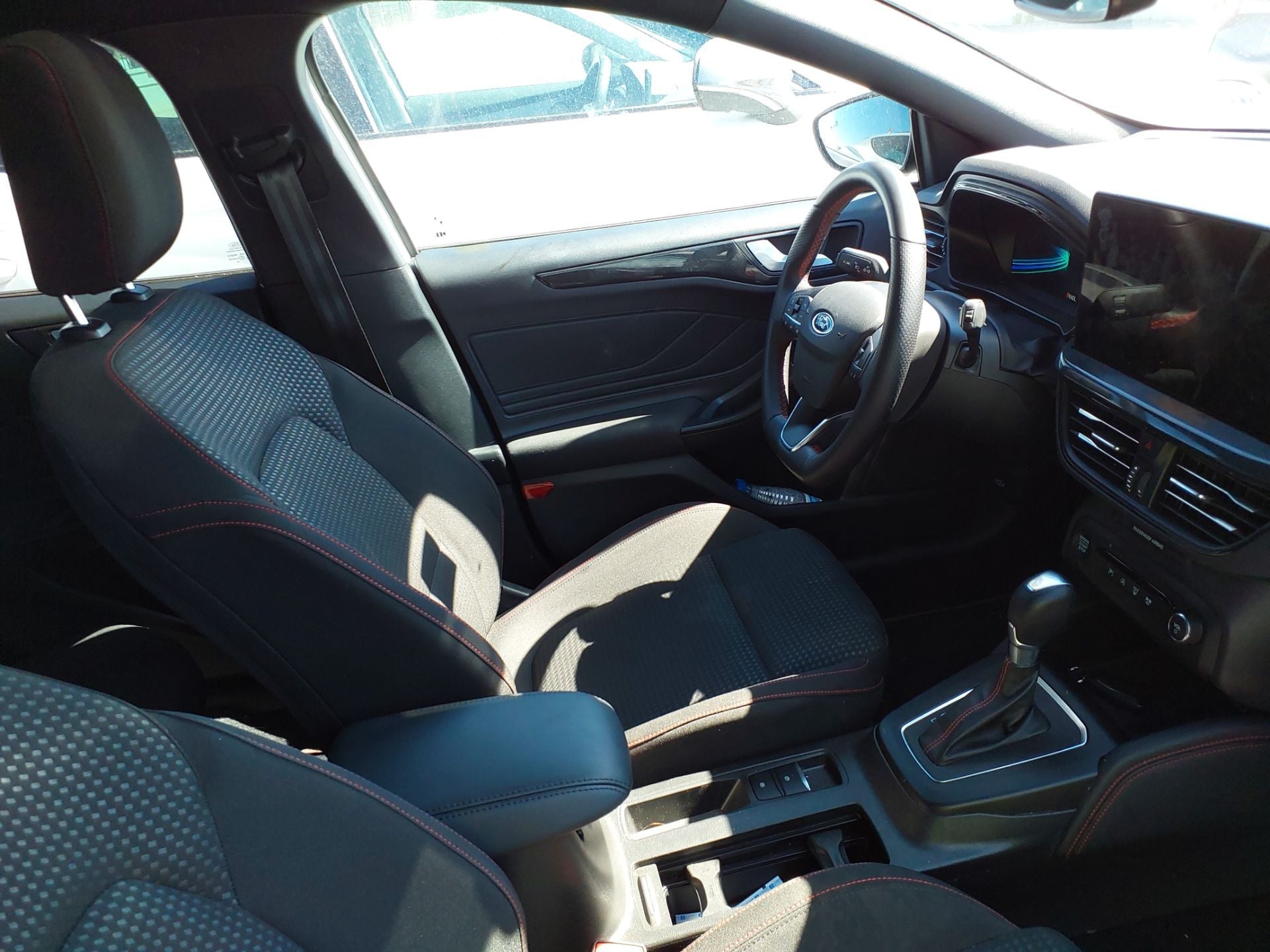 FORD Focus 1.0 Ecoboost 114KW 155CV S6.2 ST Line X auto Sportbreak(Pano-Roof + Winterpack) photo