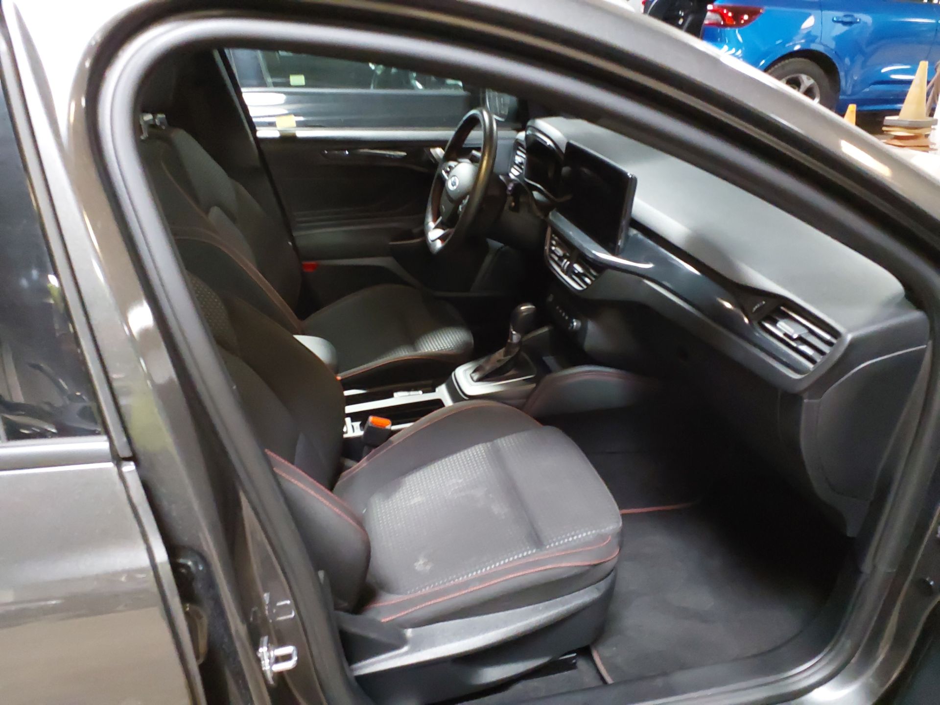 FORD Focus 1.0 Ecoboost 114KW 155CV S6.2 ST Line X auto Sportbreak(Pano-Roof + Winterpack) photo
