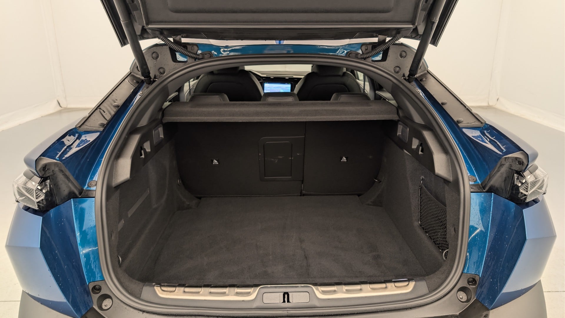 Peugeot 408 Hybrid 145 e-DCS6 GT photo