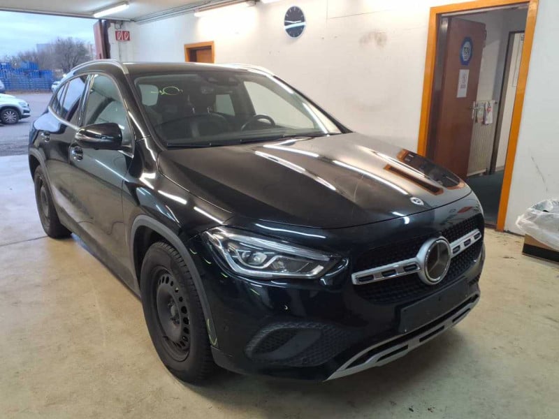 Mercedes-Benz GLA 200