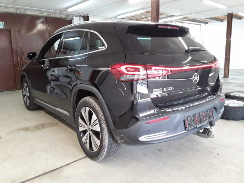 Mercedes-Benz EQA 250 photo