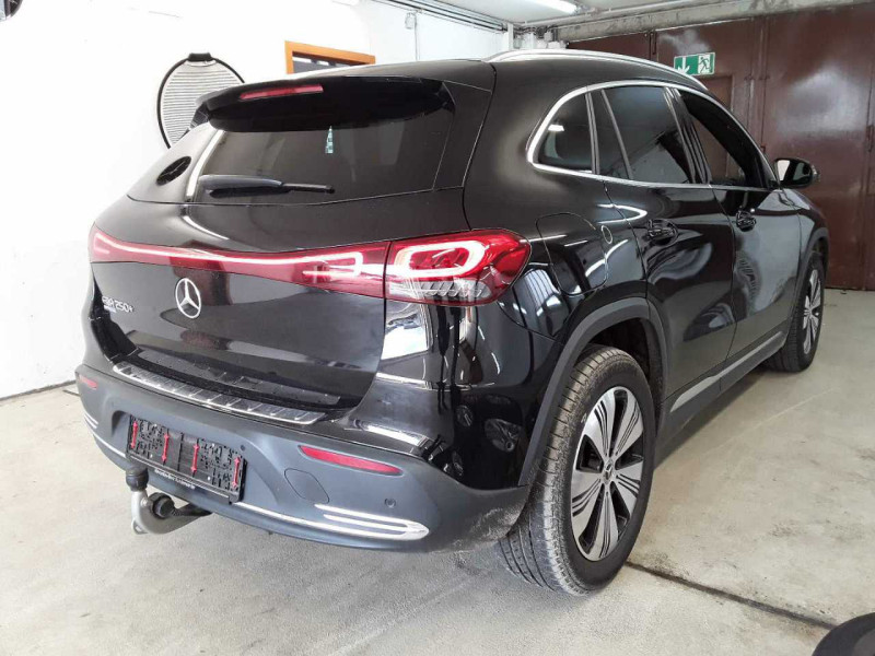 Mercedes-Benz EQA 250 photo