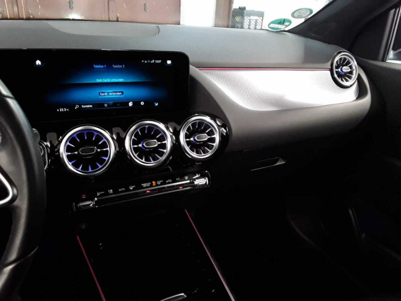 Mercedes-Benz EQA 250 photo