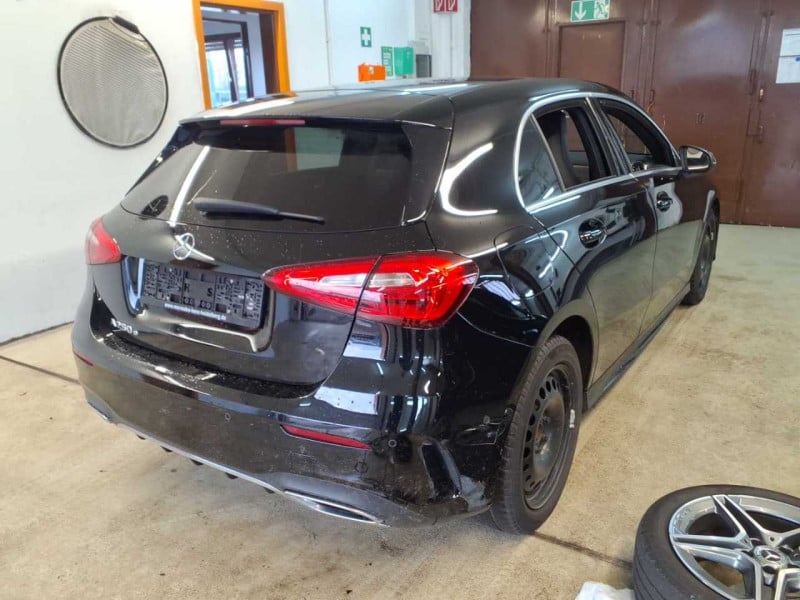 Mercedes-Benz A 250e photo