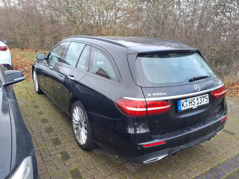 Mercedes-Benz E 400d photo