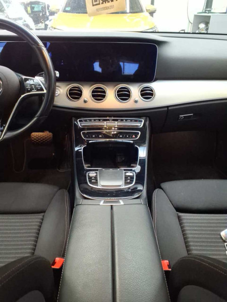 Mercedes-Benz E 300de photo