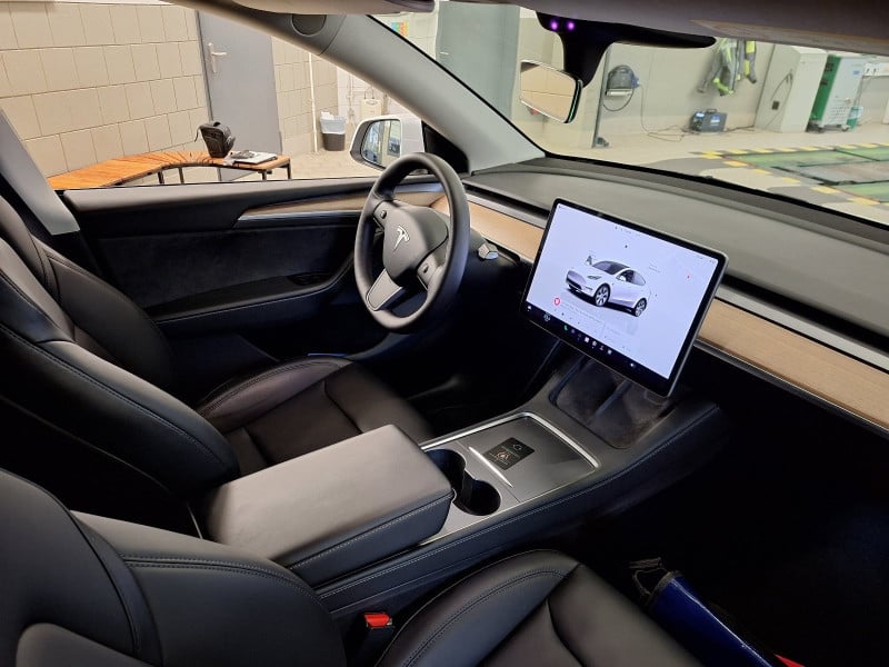 TESLA Model Y Long Range Dual Motor AWD photo