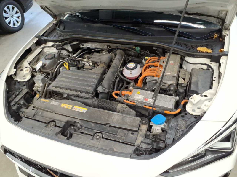 CUPRA Leon Sportstourer photo