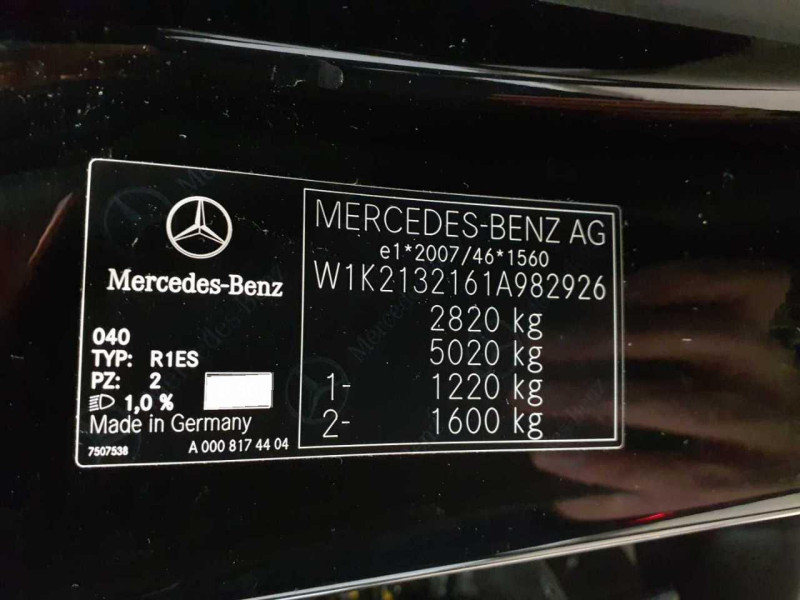 Mercedes-Benz E 300de photo