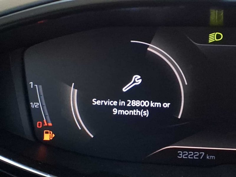 Peugeot 3008 BlueHDi 130 EAT8 GT Pack photo