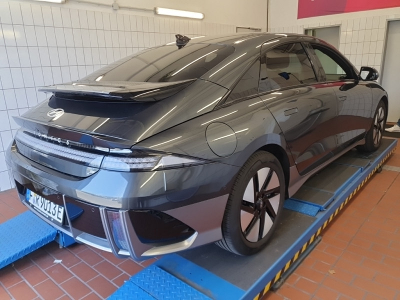 Hyundai Ioniq 6 photo