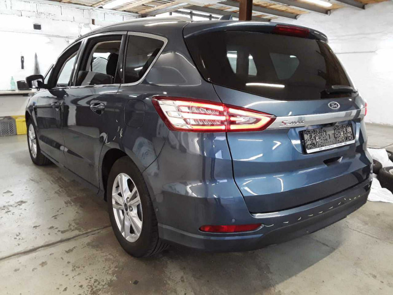 Ford S-MAX photo