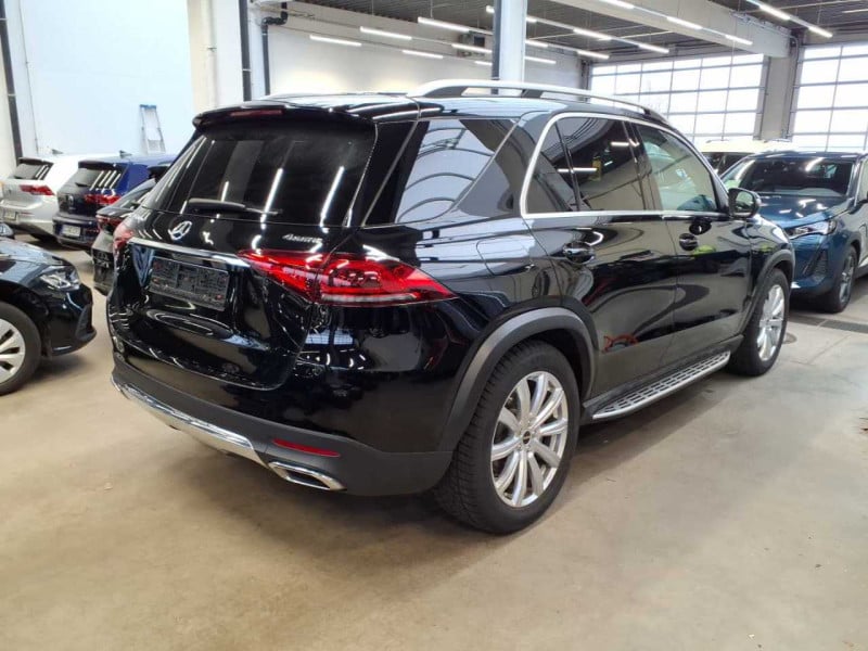 Mercedes-Benz GLE 350de photo