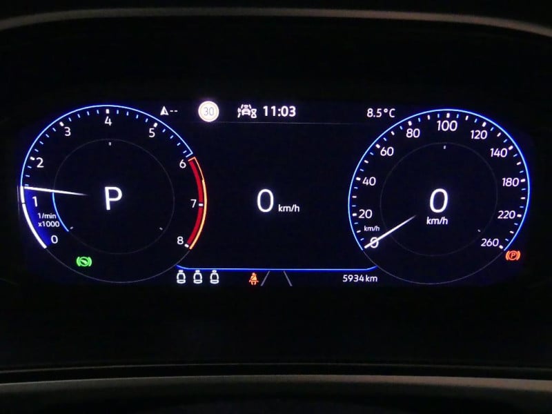 Volkswagen T-Roc photo