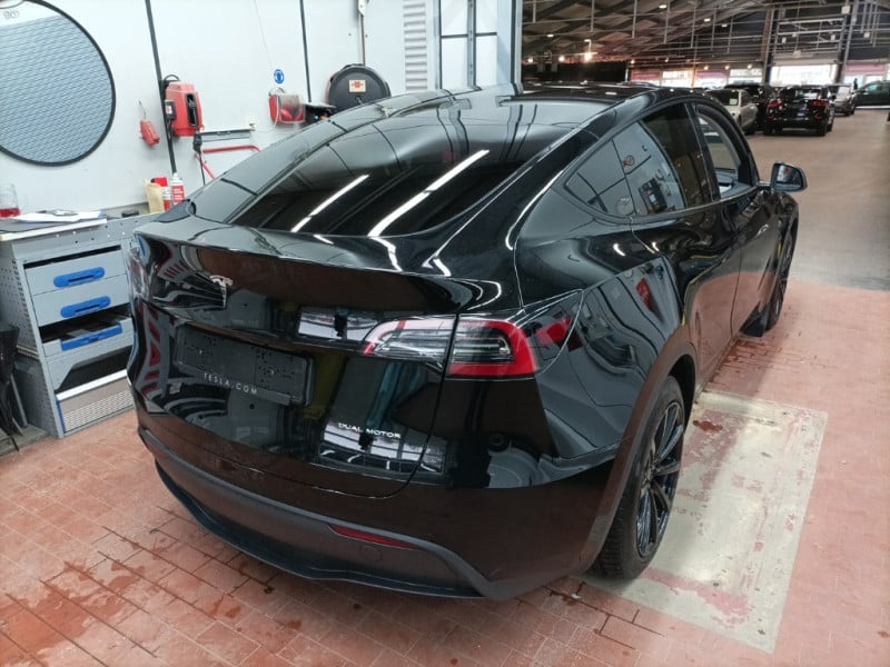 TESLA Model Y Long Range Dual Motor AWD photo