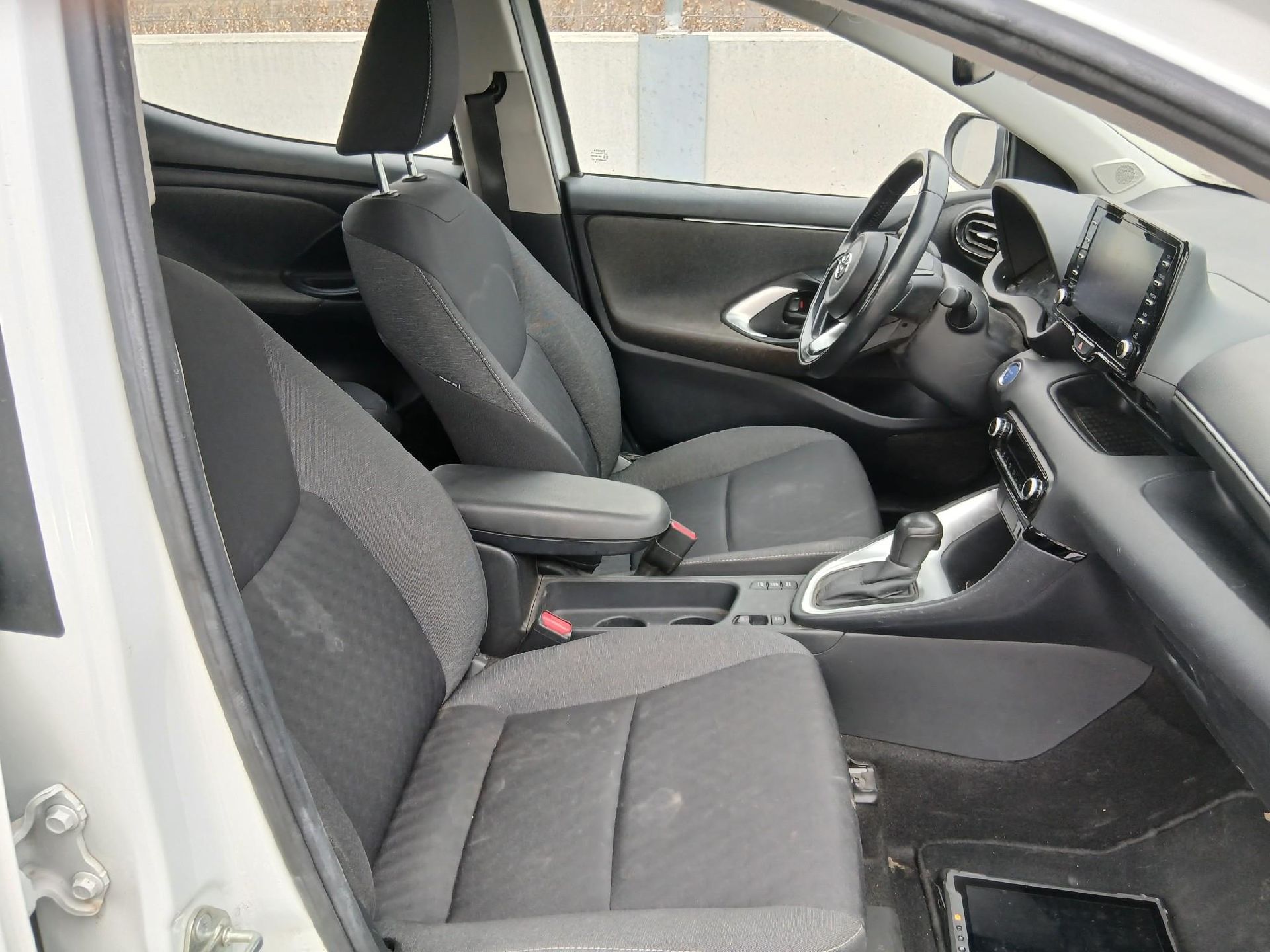 TOYOTA Yaris / 2020 / 5P / berlina con portón 1.5 120H Active Tech photo