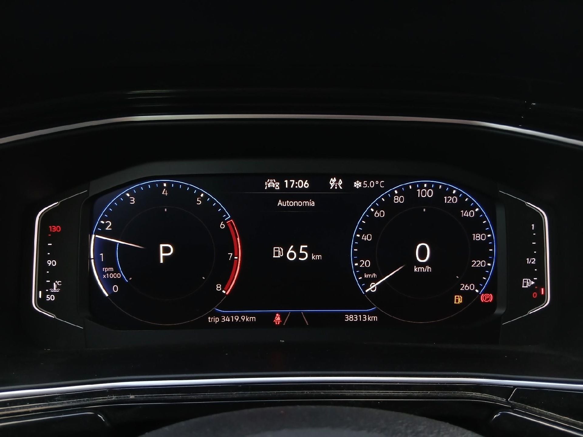 VOLKSWAGEN T-Cross / 2018 / 5P / todoterreno Sport 1.0 TSI 81kW (110CV) DSG photo