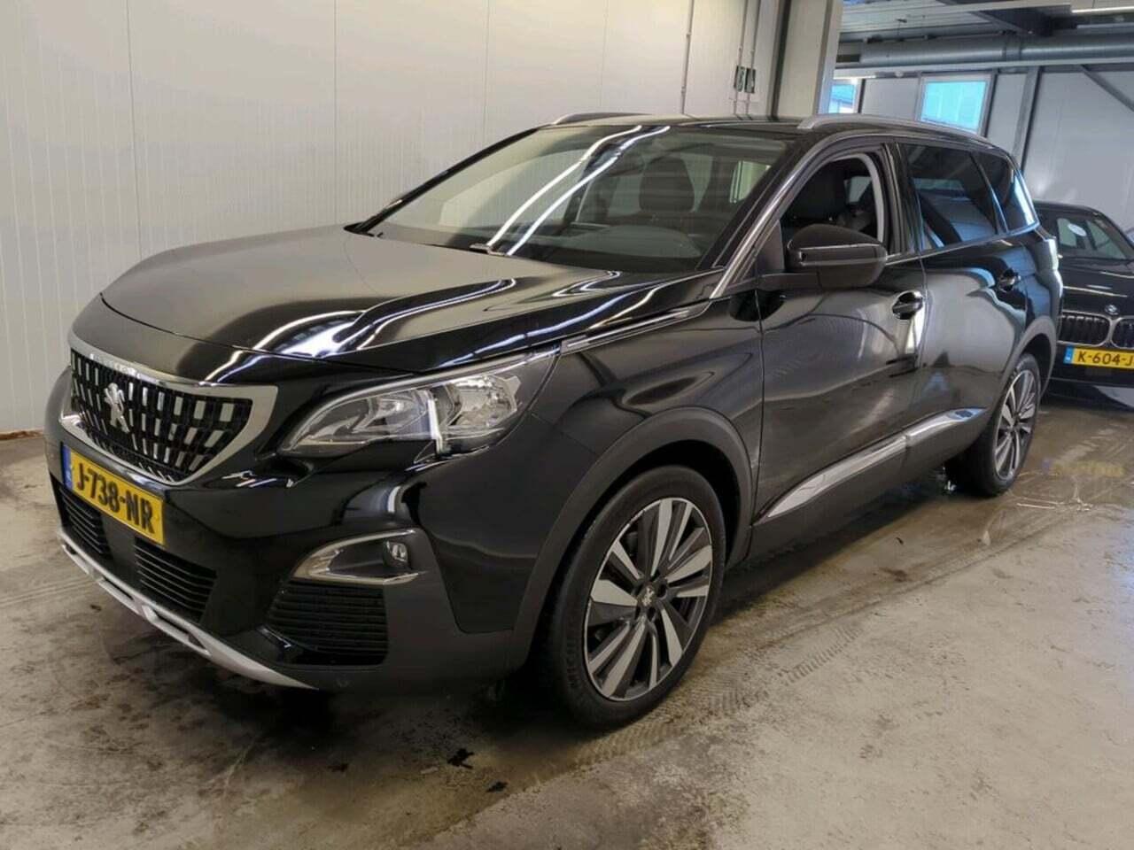 PEUGEOT 5008 1.2 PureT. BL. Prem.
