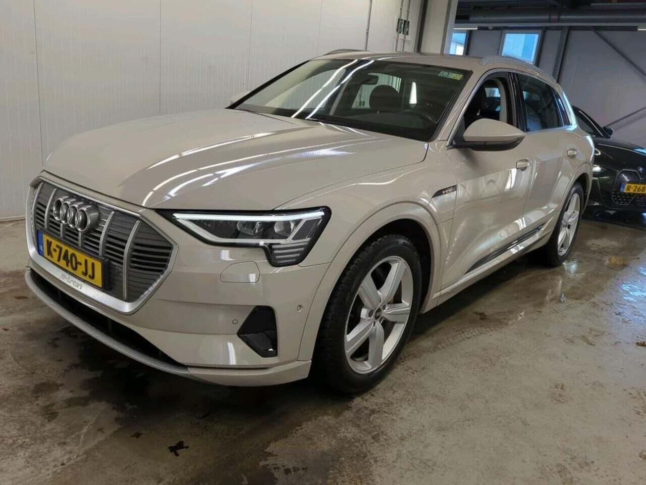 AUDI e-tron 55 quattro Bns edit.