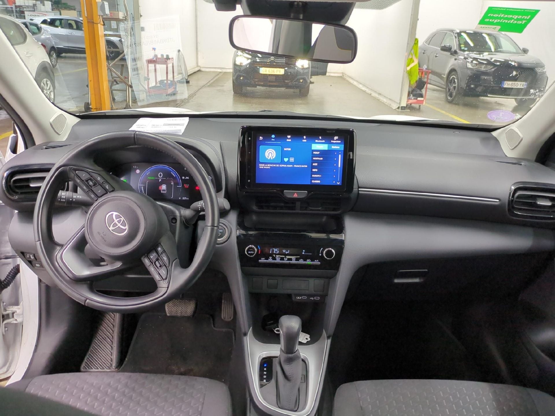 TOYOTA Yaris Cross Hybride / 2021 / 5P / SUV 1.5 HYBRID 116H DYNAMIC AUTO photo