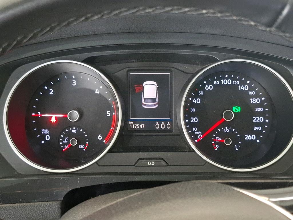 VOLKSWAGEN Tiguan / 2016 / 5P / SUV 2.0 TDI 150 DSG7 Confortline Business photo