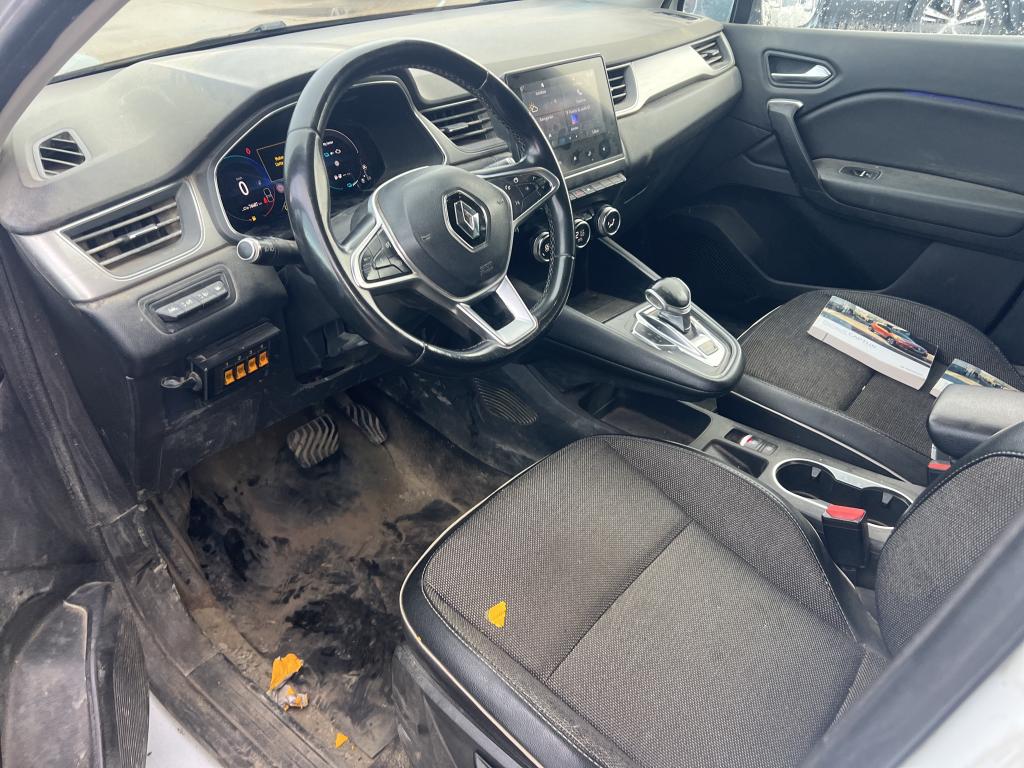 RENAULT Captur / 2020 / 5P / todoterreno Zen E-TECH Híbrido enchufable 160cv photo