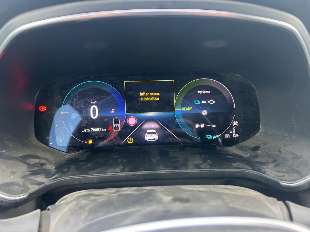 RENAULT Captur / 2020 / 5P / todoterreno Zen E-TECH Híbrido enchufable 160cv photo