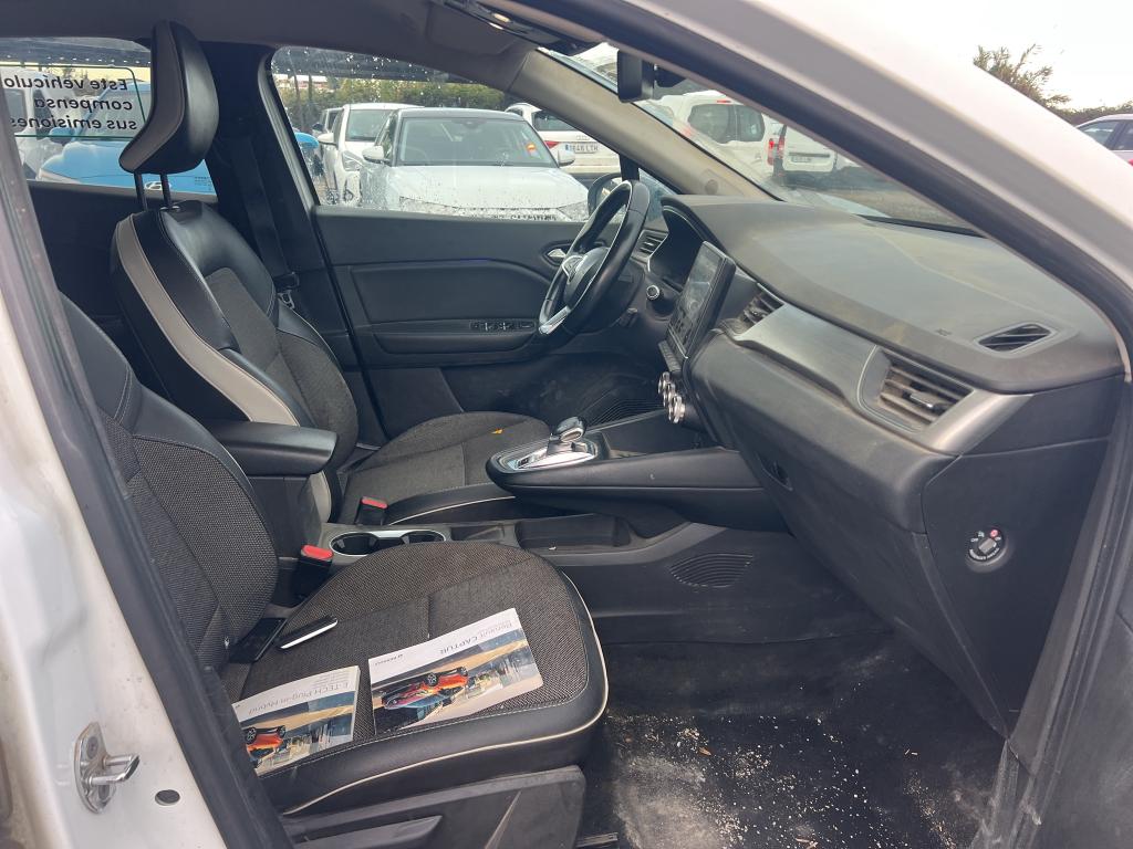 RENAULT Captur / 2020 / 5P / todoterreno Zen E-TECH Híbrido enchufable 160cv photo