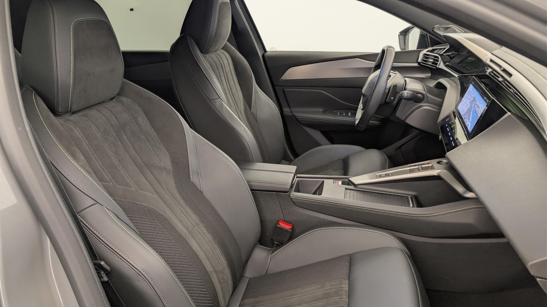 Peugeot 408 Hybrid 145 e-DCS6 GT