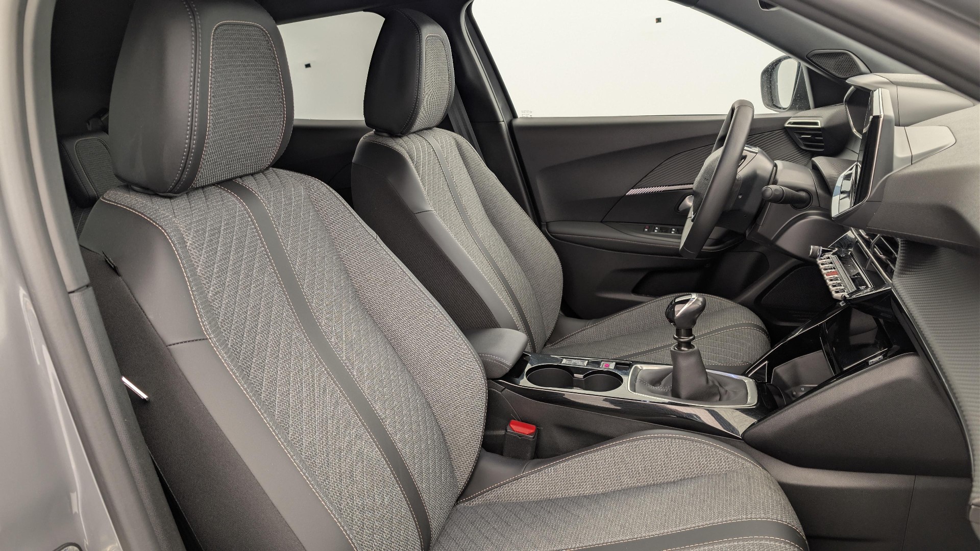 Peugeot 2008 100 S&S BVM6 Allure photo