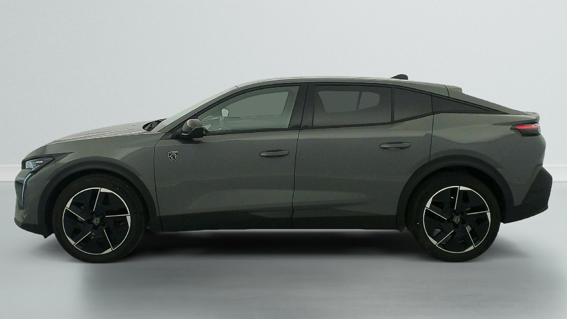 Peugeot 408 Hybrid 145 e-DCS6 GT photo