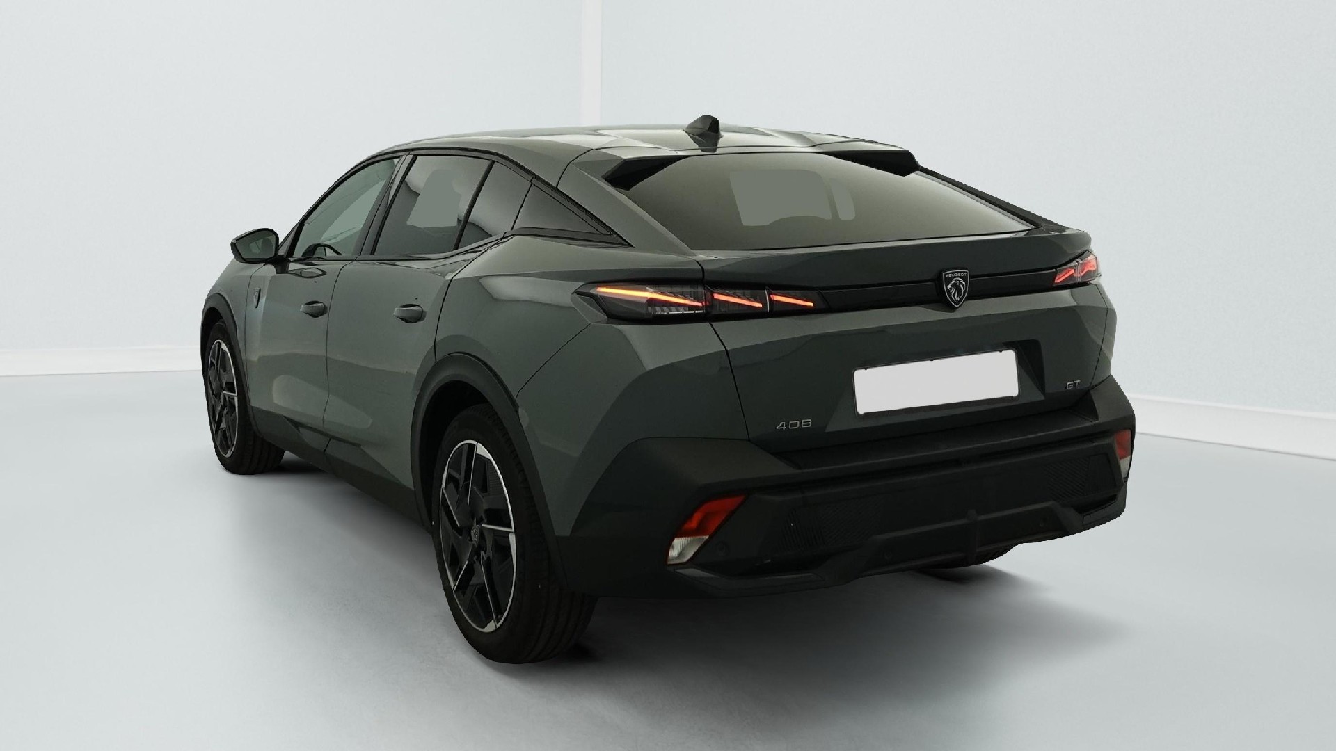 Peugeot 408 Hybrid 145 e-DCS6 GT photo